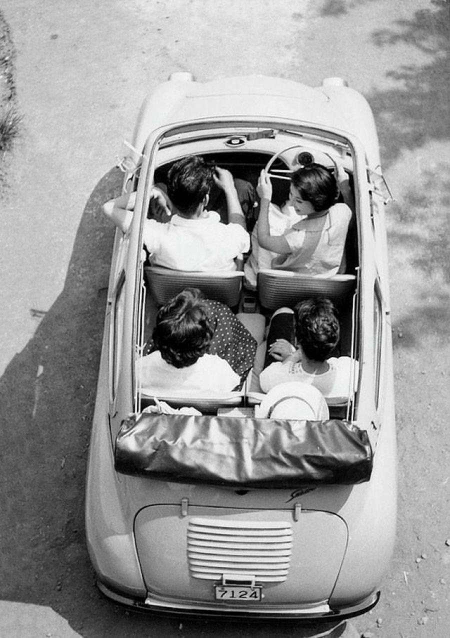  Subaru 360 1958 года  (фото 10 из 16)